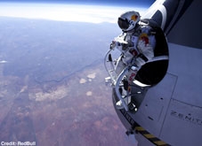 Rơi tự do ở độ cao hơn 21 km