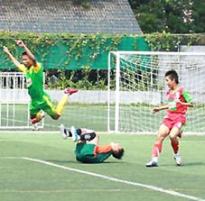 Khởi tranh môn bóng đá HKPĐ khu vực V