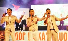 "Chở nặng" tình yêu Trường Sa đến với sinh viên đất Tây Đô