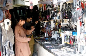 Quân dụng NATO bị đánh cắp được bày bán ở Pakistan