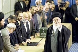 Iran dọa trả đũa bất kỳ cuộc tấn công nào của Mỹ hoặc Israel