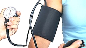 Đo huyết áp cả hai tay giúp dự đoán nguy cơ tử vong