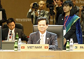 Thủ tướng Nguyễn Tấn Dũng khẳng định quan điểm sử dụng năng lượng nguyên tử vì mục đích hòa bình