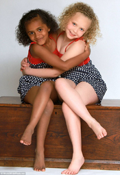 Cặp sinh đôi đặc biệt