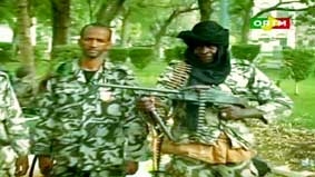 Thủ lĩnh đảo chính
đồng ý trao trả quyền lực