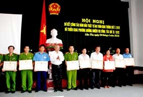 Xử phạt nghiêm các vi phạm an toàn giao thông, phấn đấu làm giảm từ 5-10% số vụ tai nạn giao thông trong năm 2012