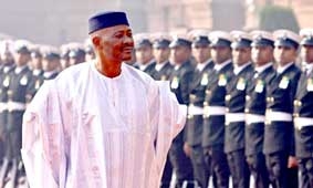 Tổng thống Mali 
từ chức sau cuộc 
đảo chính