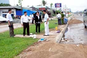 Ra quân  lập lại trật tự đô thị 
và vệ sinh môi trường tuyến đường Mậu Thân - Sân bay Trà Nóc