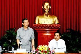 Tập trung lãnh đạo triển khai, thực hiện Nghị quyết Trung ương 4 (khóa XI) đạt hiệu quả cao, đi đôi với thực hiện hiệu quả các mặt công tác