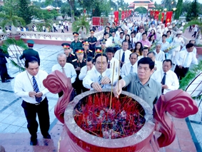 Nhiều hoạt động kỷ niệm 37 năm Ngày Giải phóng hoàn toàn miền Nam, thống nhất đất nước