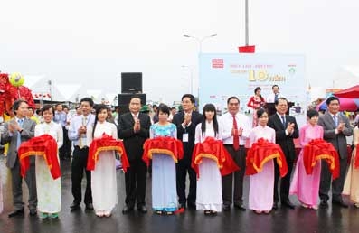 Khai mạc Triển lãm - Hội chợ thành tựu 10 năm xây dựng và phát triển Đồng bằng sông Cửu long