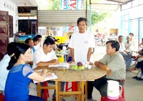 Phát huy vai trò của hệ thống dân vận, động viên các tầng lớp nhân dân tham gia góp ý xây dựng Đảng ngày càng trong sạch, vững mạnh