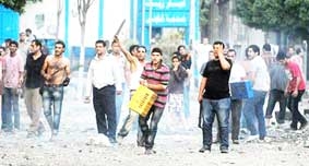 Giới quân sự cầm quyền xem xét cải tổ nội các