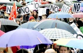 Dân Tây Ban Nha lại xuống đường chống “thắt lưng buộc bụng”