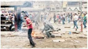 Bùng phát bạo lực trước ngày bầu cử tổng thống