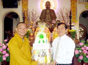 Chúc mừng các vị chức  sắc, 
tăng ni, phật tử nhân dịp Đại lễ Phật đản năm 2012