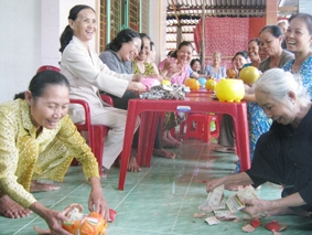 Đẩy mạnh việc học tập và làm theo tấm gương đạo đức Hồ Chí Minh gắn với thực hiện các mục tiêu vì sự tiến bộ của phụ nữ