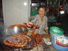 Lạp xưởng bò - đặc sản Tri Tôn