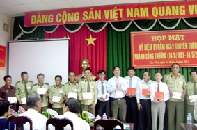 Họp mặt Kỷ niệm 61 năm Ngày truyền thống
ngành Công thương Việt Nam