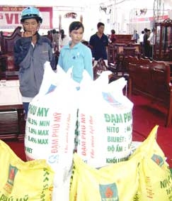 Cần các giải pháp bình ổn thị trường phân bón