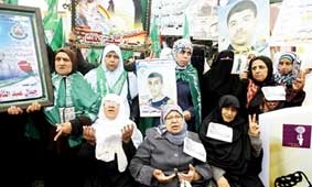 Tù nhân Palestine dừng tuyệt thực