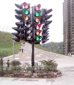 Đèn giao thông “khủng”