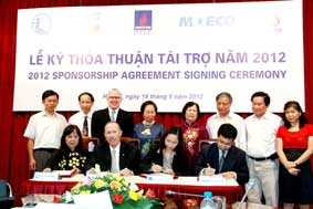 3 tỉ đồng hỗ trợ giáo dục trẻ em nghèo 
vùng Đồng bằng sông Cửu Long