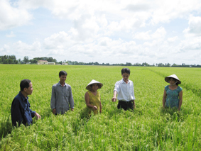 Thực hiện tốt nội dung đăng ký làm theo gương Bác gắn với tự phê bình và phê bình