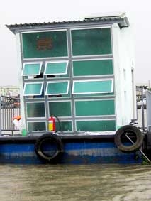 Bàn giao và đưa vào sử dụng 
công trình Nhà vệ sinh nổi