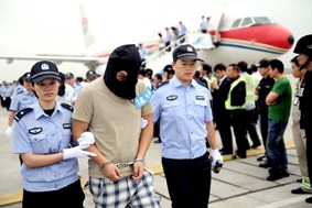 Gần 500 người bị bắt trong vụ lừa đảo 
viễn thông xuyên quốc gia