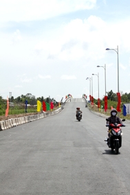 Khối lượng xây dựng cơ bản giao thông
đạt hơn 228 tỉ đồng