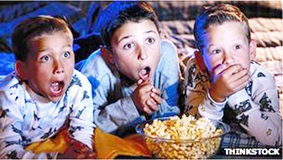 Tại sao trẻ em không nên xem ti-vi hoặc sử dụng máy tính nhiều?