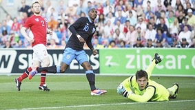 "Tam sư" trở lại lối đá truyền thống