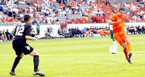 <img hspace=5 src="/img_post/3023/euro.JPG" align=left border=0><br>HÀ LAN<br>
Có thay đổi vận ?<br>