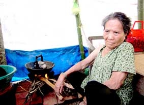 Bà Tám khốn khó, mong được giúp đỡ !