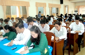 Nâng cao nhận thức lý luận chính trị của cán bộ, đảng viên