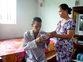 Không muốn làm khổ vợ con...