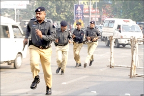 Ép cân cảnh sát!