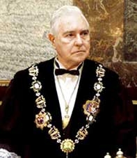 Chánh án mất chức vì dùng tiền công đi du lịch