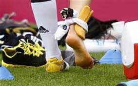 Tìm ra nguyên nhân khiến nhiều cầu thủ dễ bị trặc mắt cá chân
