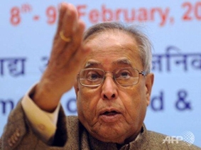 Bộ trưởng Tài chính Mukherjee 
từ chức để tranh cử tổng thống