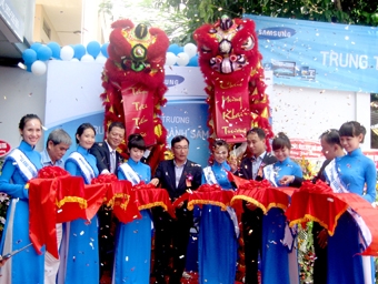 Khai trương Trung tâm chăm sóc khách hàng 
tại TP Cần Thơ