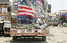 Mỹ và Pakistan đạt thỏa thuận mở lại đường 
tiếp vận sang Afghanistan