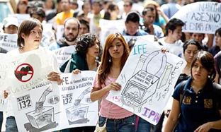 Kiểm phiếu lại do nghi ngờ có gian lận