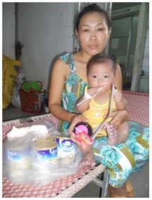 Trao tiền từ thiện