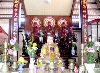 Chùa Phước Thạnh và bộ tượng Phật bằng gỗ trăm năm tuổi