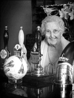 Bí quyết sống thọ của các cụ bách niên