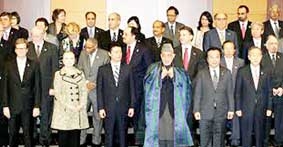 Quốc tế cam kết viện trợ 16 tỉ USD