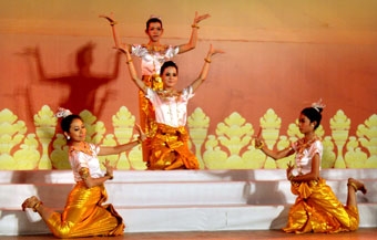 Chương trình nghệ thuật kỷ niệm 45 năm thiết lập quan hệ ngoại giao Việt Nam - Campuchia