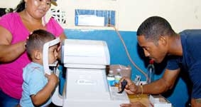 Dùng hoóc-môn tăng trưởng 
có hại cho thị lực của trẻ